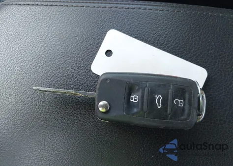 2018 Volkswagen Passat 2.0T R-Line/2.0T S из США, поврежденный, VIN 1VWAA7A30JC005215